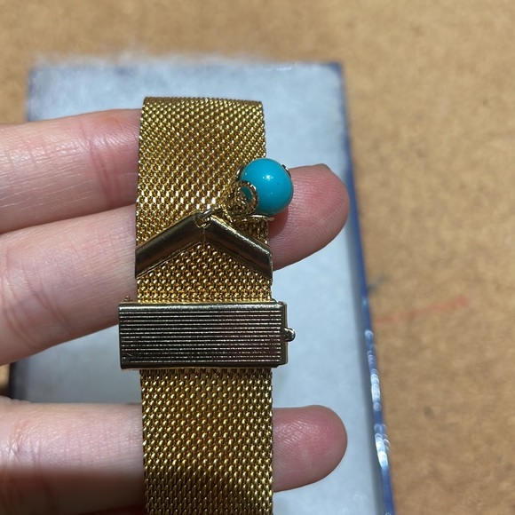 Vintage Japan Adjustable Gold Tone Bracket with Blue Bead - Picture 4 of 5